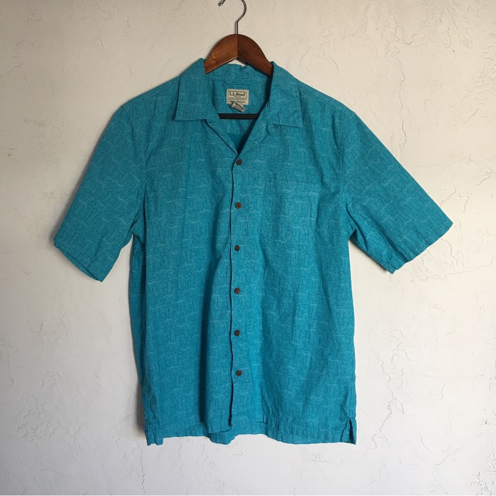 L.L.Bean Men's Medium Button-down Casual Shirt Tribal Hawaiian Pattern